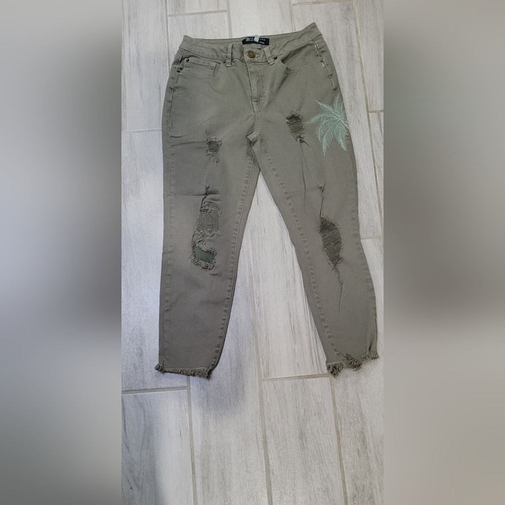 NWOT-BOOM BOOM JEANS